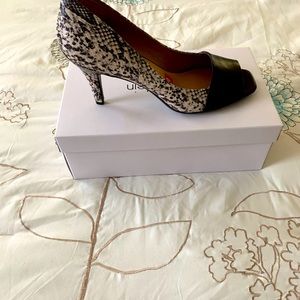 New Calvin Klein Peep Toe Pump